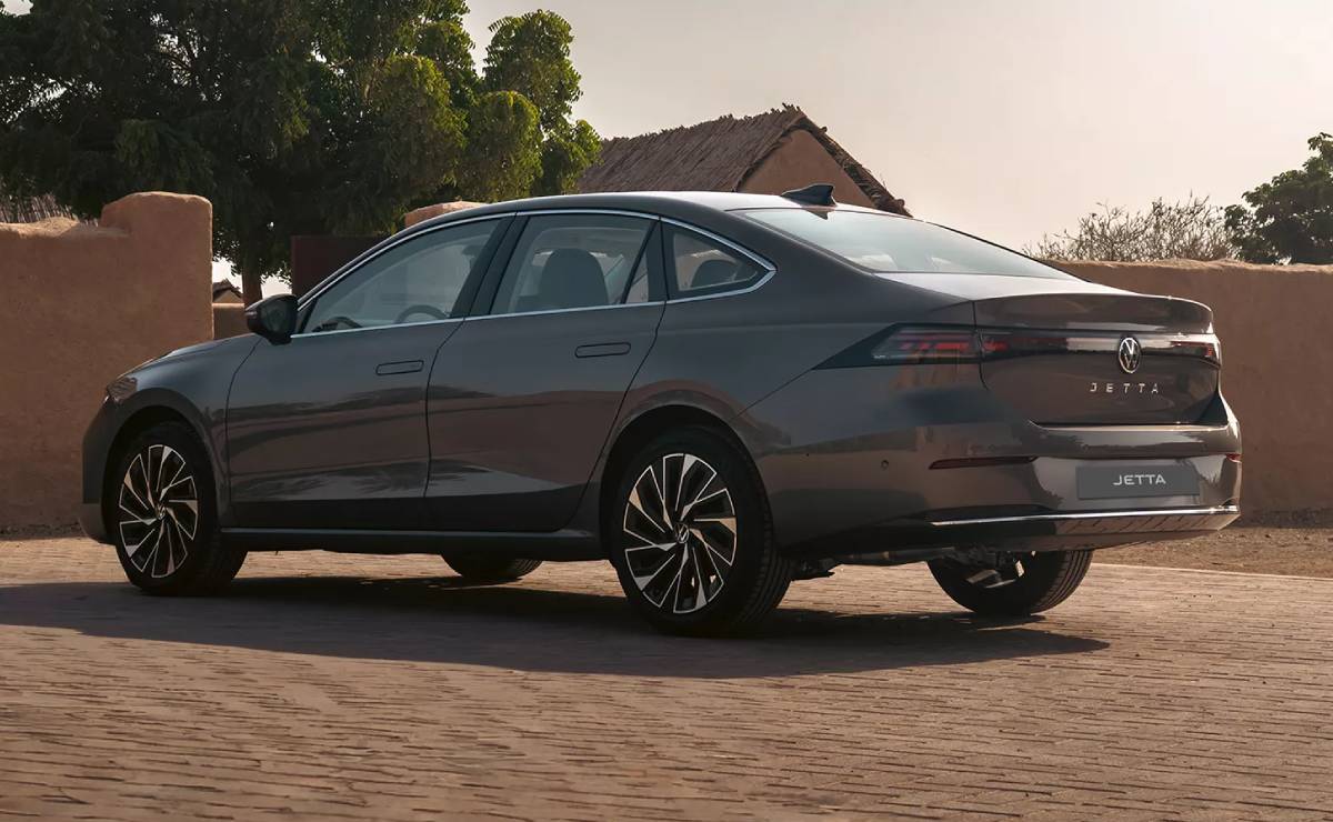 Volkswagen Jetta 2026: La llegada de un clásico renovado a Medio Oriente que cautiva corazones MDP Volkswagen Jetta 2026 trasera Volkswagen Jetta 2026: La llegada de un clásico renovado a Medio Oriente que cautiva corazones