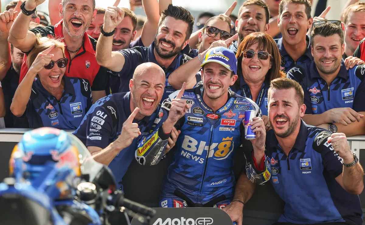 Marc y Alex Márquez brillan bajo el intenso calor del GP de Malasia: un año de logros MDP alex marquez subcampeon gp de malasia motogp Marc y Alex Márquez brillan bajo el intenso calor del GP de Malasia: un año de logros