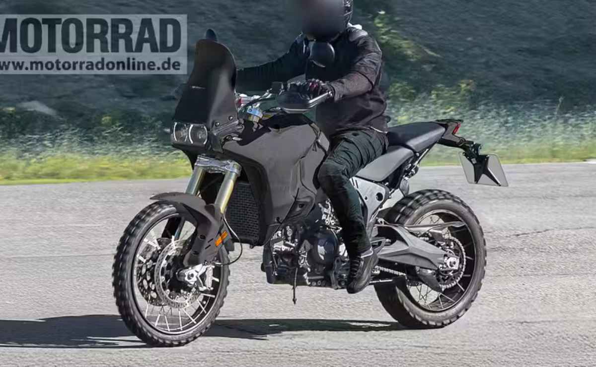 MDP moto trail ducati desertx v2 2 ¿Podrá la Nueva Ducati DesertX V2 Superar a la Honda Africa Twin en el Terreno Trail?