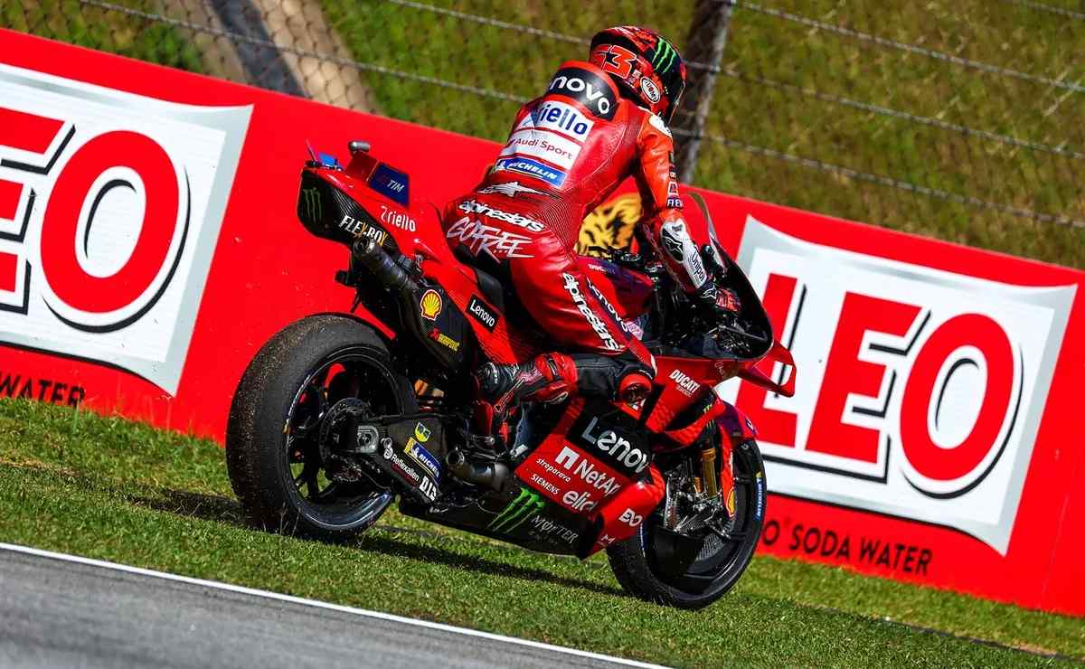 Marc y Alex Márquez brillan bajo el intenso calor del GP de Malasia: un año de logros MDP pecco bagnaia gp de malasia Marc y Alex Márquez brillan bajo el intenso calor del GP de Malasia: un año de logros