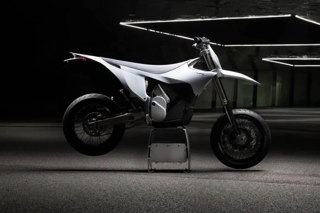MDP stak varg sm supermoto 2 Stark Future Varg SM: La supermoto eléctrica que promete revolucionar el mercado europeo