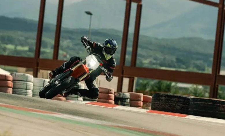 MDP stak varg sm supermoto Stark Future Varg SM: La supermoto eléctrica que promete revolucionar el mercado europeo