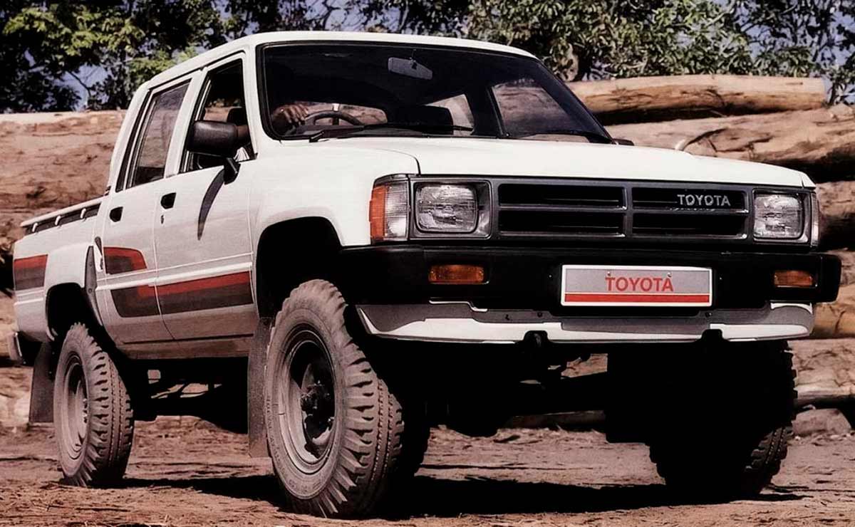 MDP toyota hilux gen 4 Toyota Hilux: La Leyenda de las Pick Ups que No Deja de Sorprender