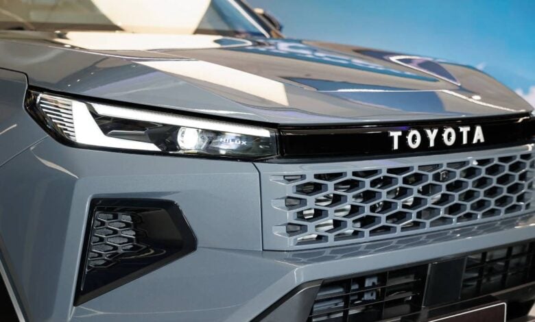 MDP Nueva Toyota Hilux 2026 teaser 1 1 Toyota Revoluciona Tailandia: La Nueva Hilux 2026 ya Está Aquí