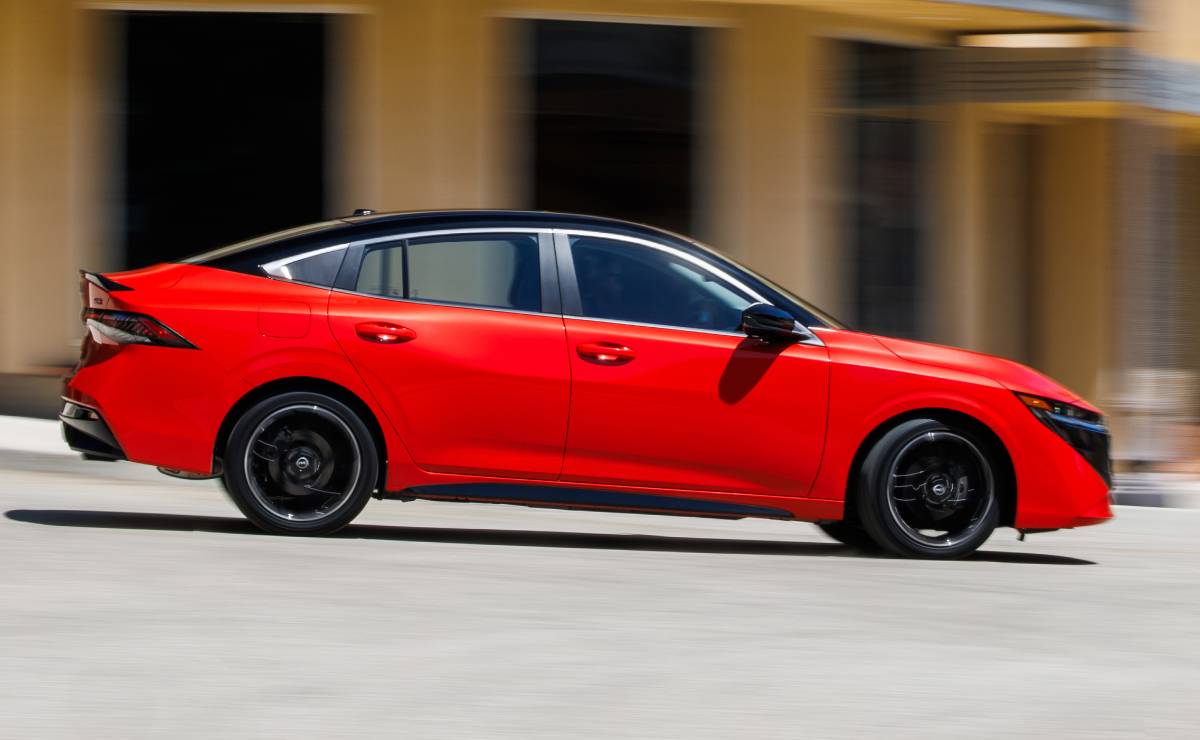 MDP Nuevo Nissan Sentra accion Nissan Sentra 2026: ¿La nueva referencia en sedanes medianos?