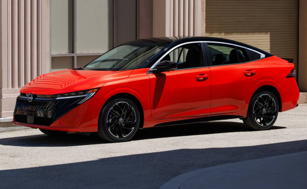 MDP Nuevo Nissan Sentra frente Nissan Sentra 2026: ¿La nueva referencia en sedanes medianos?