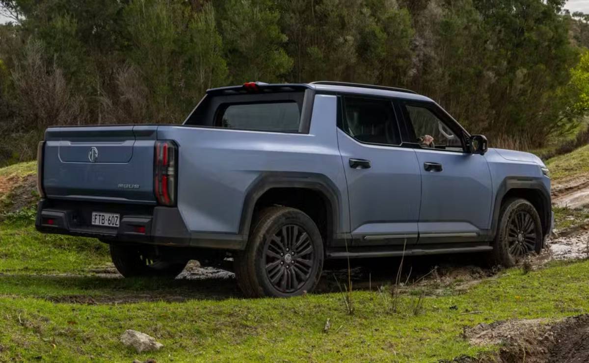 MDP Pick up MG U9 trasera 2 MG U9: La Nueva Competidora que Revoluciona el Mercado de Pickups en Brasil