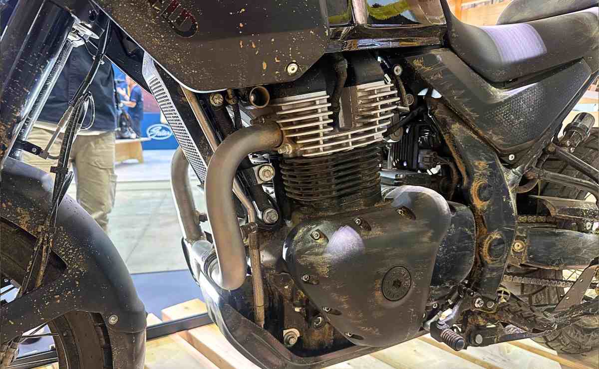 MDP royal enfield himalayan 750 EICMA 1 Royal Enfield Himalayan 750: La Nueva Aventura que Revolucionará el Mundo de las Motos Trail