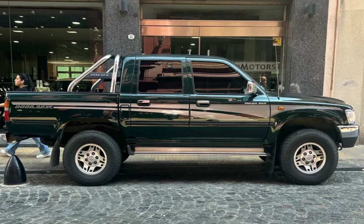 Una Joya del Pasado: Toyota Hilux 2001 en Venta con Bajísimo Kilometraje MDP toyota hilux 2001 Una Joya del Pasado: Toyota Hilux 2001 en Venta con Bajísimo Kilometraje