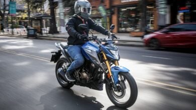 MDP Honda CB300F Twister andando Honda CB 300F Twister: Un Nuevo Capítulo en el Segmento Naked de Argentina