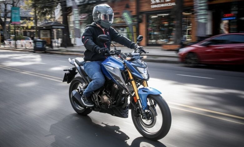 Honda CB 300F Twister: Un Nuevo Capítulo en el Segmento Naked de Argentina MDP Honda CB300F Twister andando Honda CB 300F Twister: Un Nuevo Capítulo en el Segmento Naked de Argentina