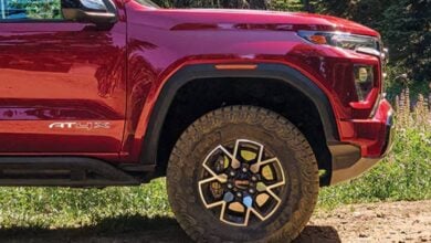 MDP Pick up GMC Canyon AT4X 2026 perfil GMC Canyon AT4X: ¿El Rival que la Ford Ranger Raptor No Esperaba?