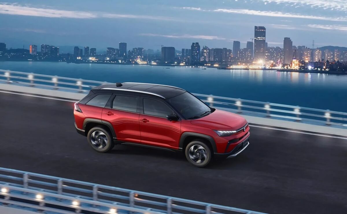 MDP Suzuki Across perfil Suzuki Revolutioniza el Mercado: Nuevo SUV de Identidad Propia en el Horizonte