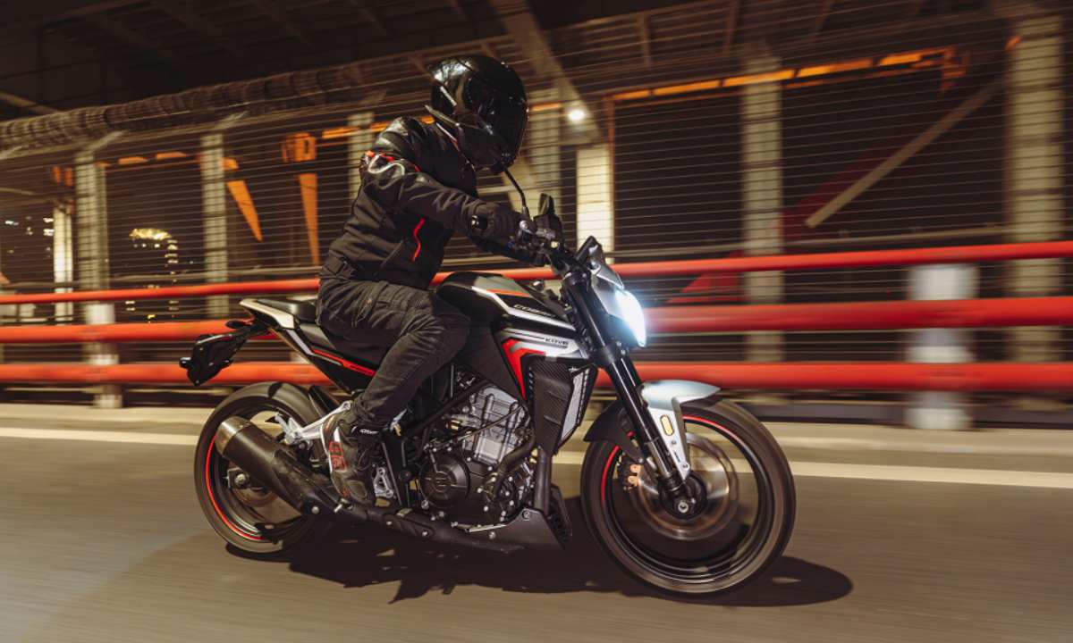 Kove Naked 350R: La Nueva Reina de las Naked Deportivas Llega al Mercado MDP kove 350r lanzamiento 1 Kove Naked 350R: La Nueva Reina de las Naked Deportivas Llega al Mercado