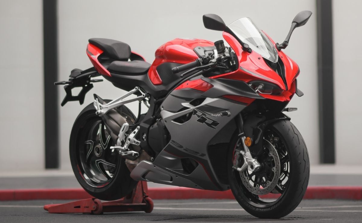 MDP moto qjmotor srk 921 rr 1 QJ Motor SRK 921 RR: La Moto Deportiva Que Sacude el Mercado Europeo