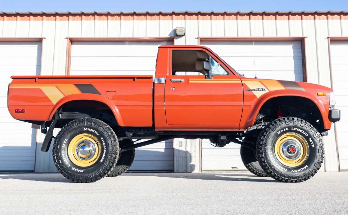 MDP toyota sr 5 1983 2 Toyota SR-5 1983: Un Clásico Rugido en el Asfalto Moderno