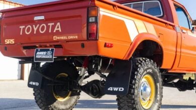 MDP toyota sr 5 1983 Toyota SR-5 1983: Un Clásico Rugido en el Asfalto Moderno