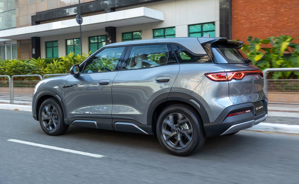 MDP BYD Yuan Pro perfil accion Aumenta el Interesse por los Vehículos Eléctricos: BYD Yuan Pro Lidera en Argentina