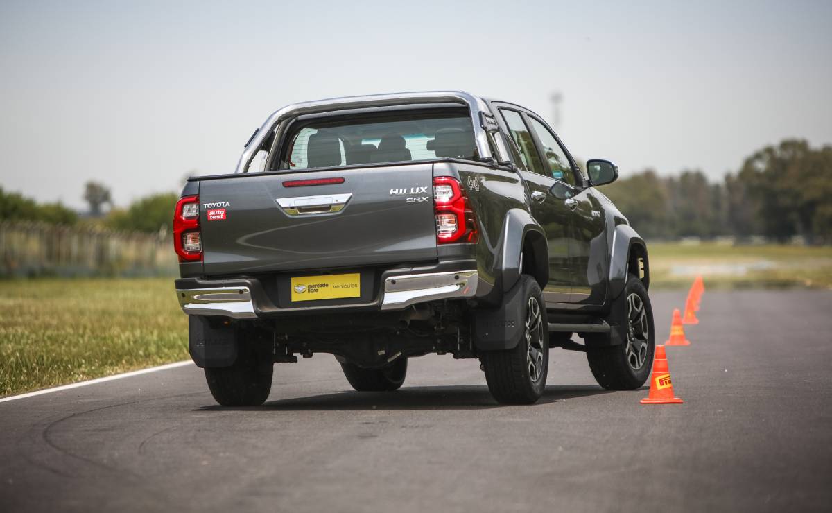MDP Guia de compra Toyota Hilux slalom ¿Es la Toyota Hilux SRX 2024 la mejor opción en pick ups medianas?