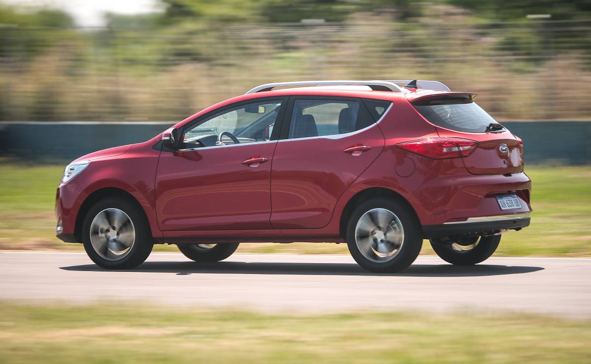 MDP JAC JS2 accion lateral 1 1 JAC JS2: El SUV compacto que redefine la accesibilidad urbana