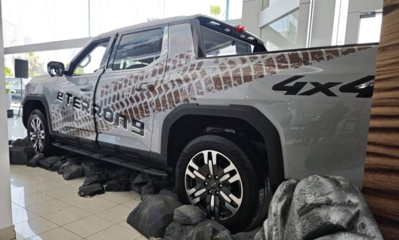 Maxus eTerron 9 Revoluciona el Mercado Peruano: ¿La Pick Up Eléctrica del Futuro? MDP Pick up Maxus e Terron 9 perfil Maxus eTerron 9 Revoluciona el Mercado Peruano: ¿La Pick Up Eléctrica del Futuro?