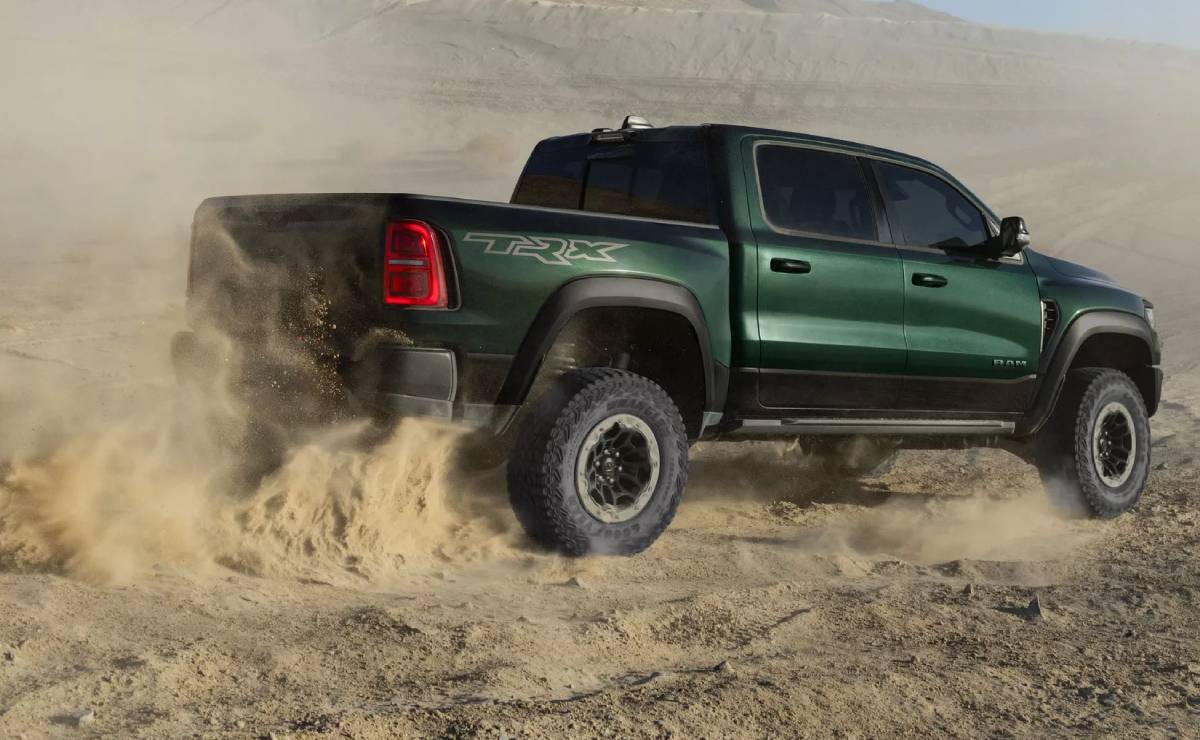 RAM 1500 SRT TRX: El Regreso Triunfal de un Icono V8 MDP RAM 1500 SRT TRX accion trasera RAM 1500 SRT TRX: El Regreso Triunfal de un Icono V8