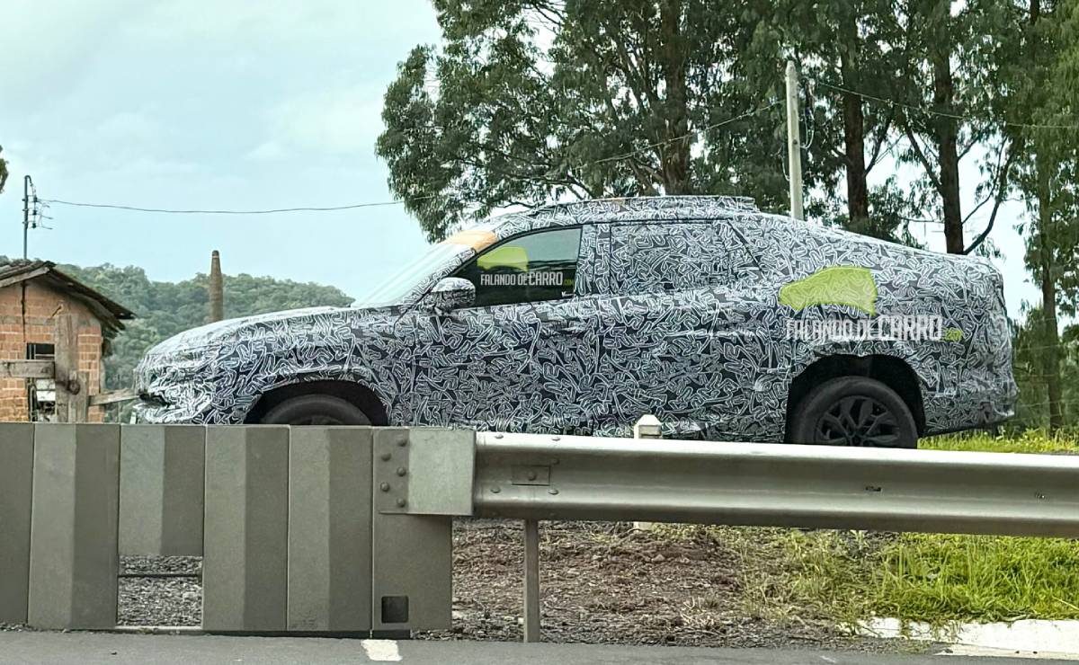 Renault Niagara: La Nueva Pick Up Compacta que Quiere Destronar a la Fiat Toro MDP Renault Niagara unidad camuflada perfil Renault Niagara: La Nueva Pick Up Compacta que Quiere Destronar a la Fiat Toro