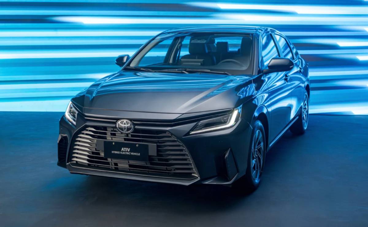 MDP Toyota Yaris HEV 2026 frente ¿Qué trae de nuevo el Toyota Yaris Sedán para el mercado Latinoamericano?
