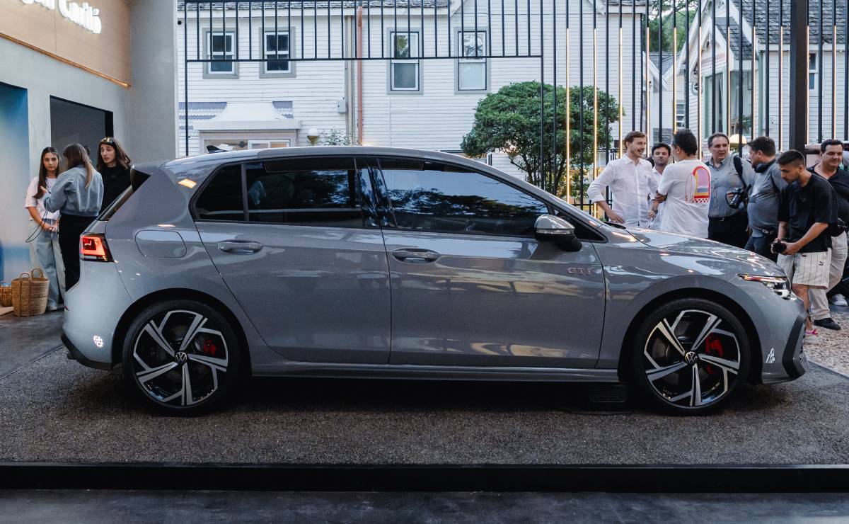 El Regreso del Volkswagen Golf GTI: Una Leyenda Vuelve al Asfalto MDP Volkswagen Golf GTI perfil El Regreso del Volkswagen Golf GTI: Una Leyenda Vuelve al Asfalto