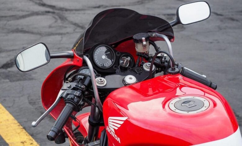 El Regreso de las Legendarias Honda CBR400RR y VFR400R: ¿El Futuro de la Marca Japonesa? MDP honda vfr400r nc30 El Regreso de las Legendarias Honda CBR400RR y VFR400R: ¿El Futuro de la Marca Japonesa?