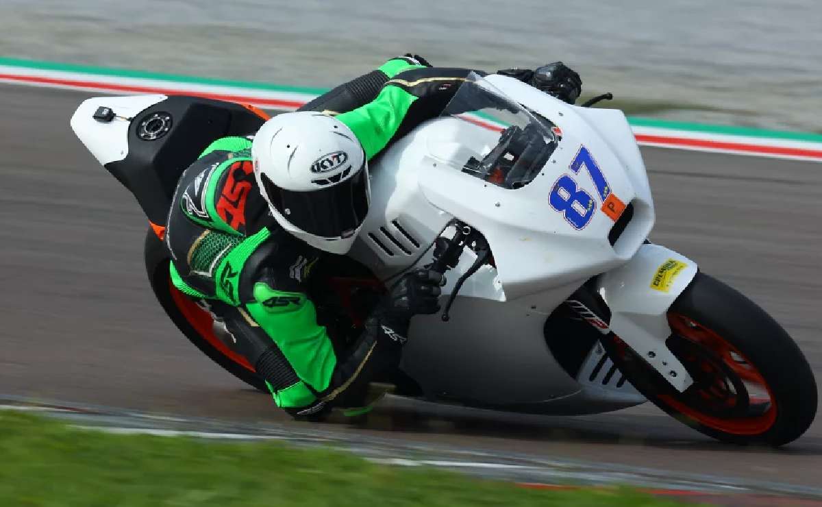 MDP ktm super duke kit kramer 2 KTM y Krämer: Transformando lo Extremo en Eficaz para el Circuito