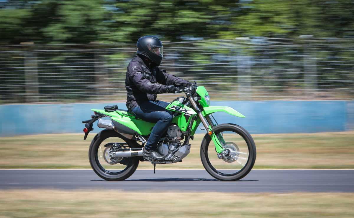 MDP opinion kawasaki klx 300 precio 1 ¿Por qué la Kawasaki KLX 300 es la moto más esperada en Argentina?