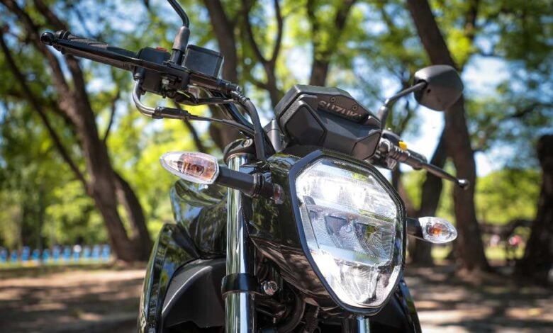 MDP suzuki gixxer 150i faro Suzuki Gixxer 150i: Nuevo Precio, Mismas Expectativas para 2026 en Argentina