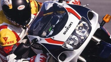 MDP suzuki gsx r 750 srad 2 Suzuki GSX-R 750 SRAD: 30 Años del Ícono que Cambió la Historia de las Deportivas