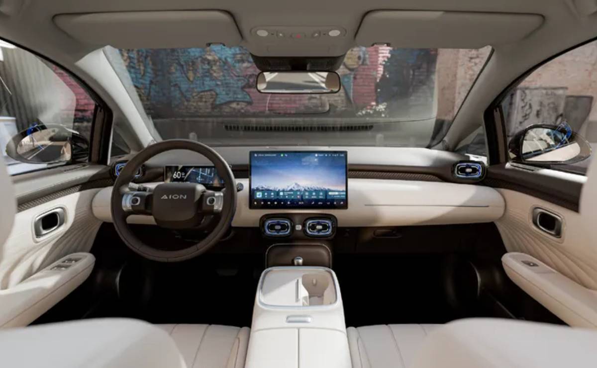 MDP Auto electrico GAC AION UT interior GAC Revoluciona el Mercado Uruguayo con el Lanzamiento del AION UT 100% Eléctrico