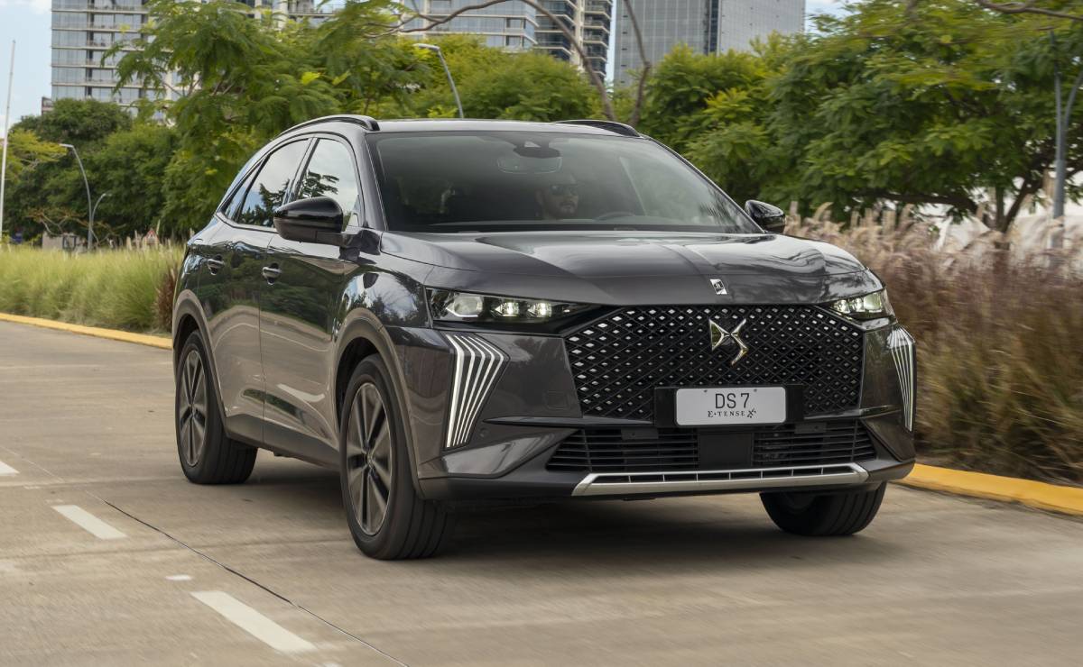 MDP DS 7 E TENSE accion ¿Es el DS 7 el nuevo estándar en el mercado de SUVs de lujo?