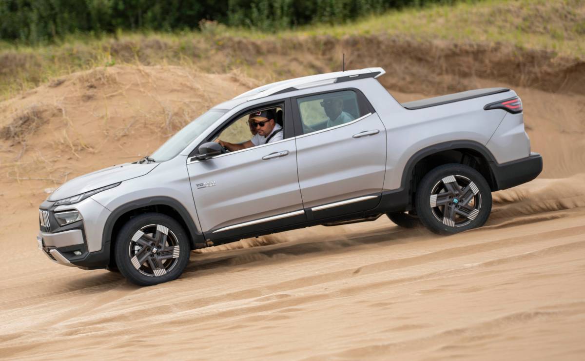 Fiat Toro: La Pick Up Compacta Más Esperada del Año Arrasa en Ventas MDP Nueva Fiat Toro lanzamiento accion Fiat Toro: La Pick Up Compacta Más Esperada del Año Arrasa en Ventas