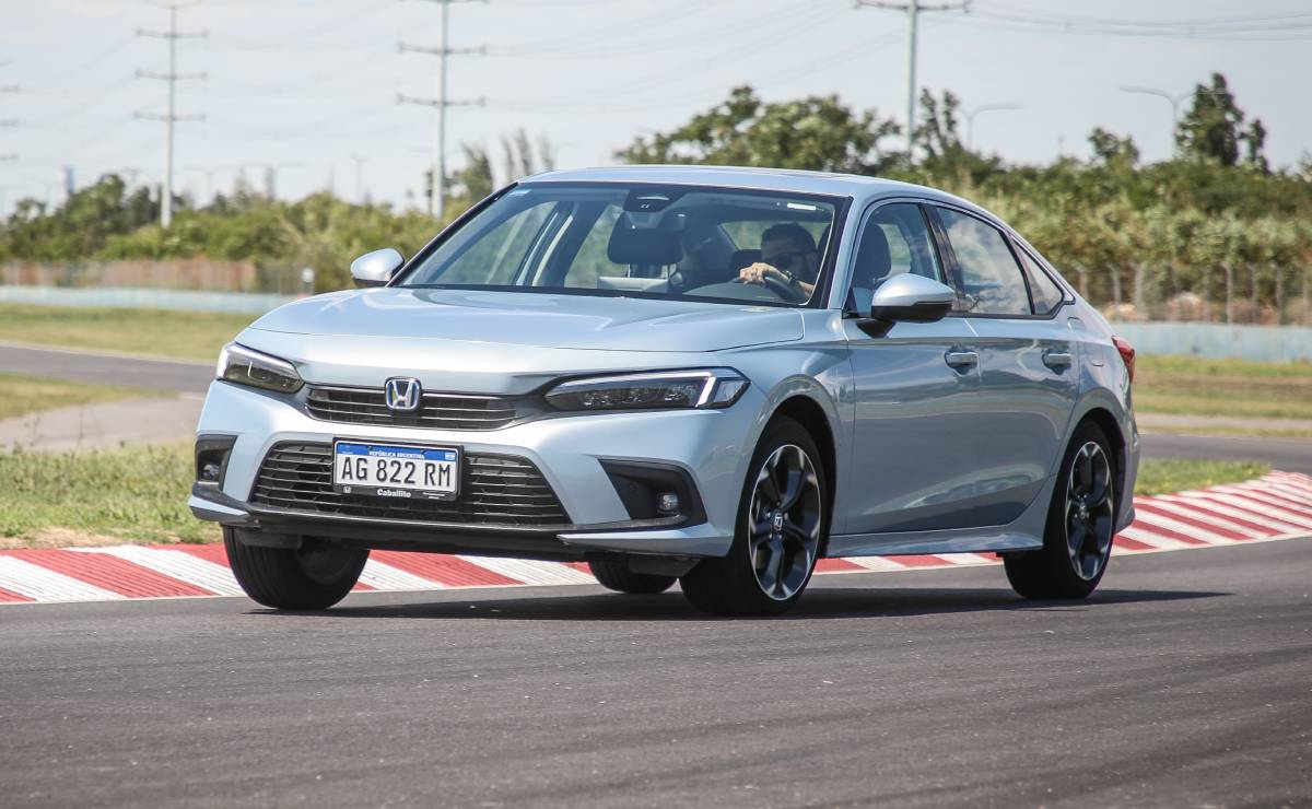 MDP Prueba Honda Civic accion Honda Civic Híbrido: ¿La Nueva Estrella del Segmento C en Argentina?