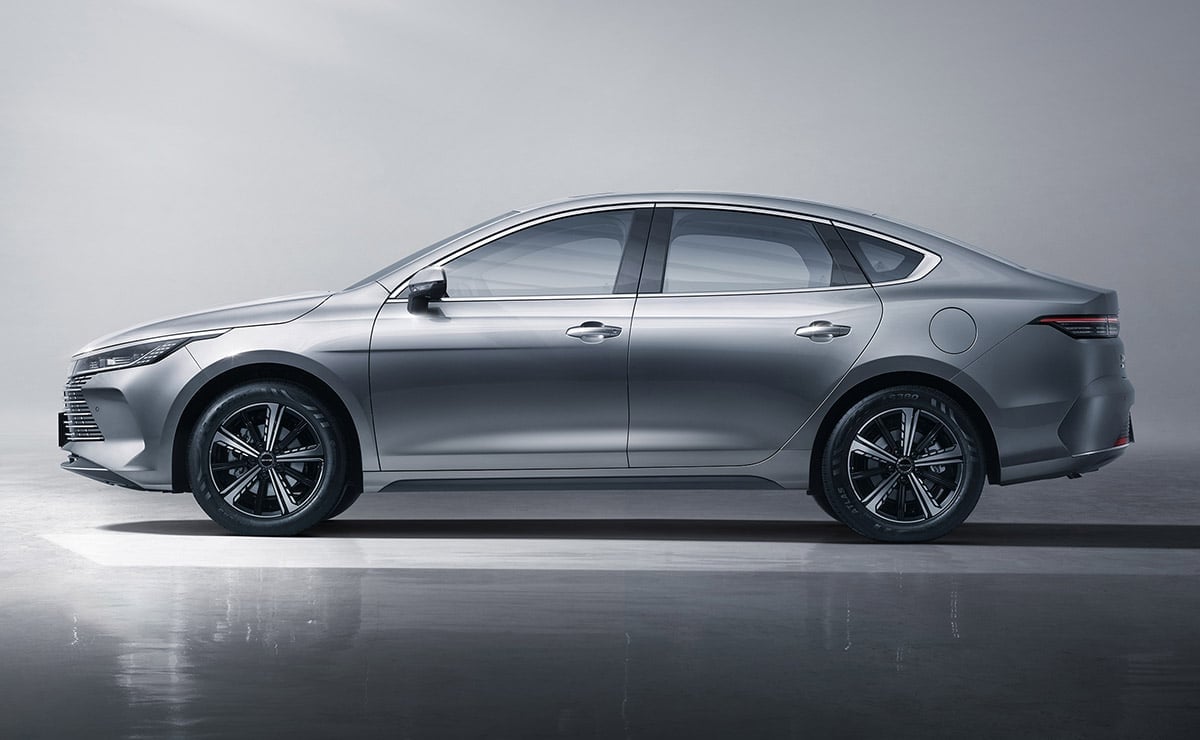 MDP Sedan BYD King perfil ¿Puede el BYD King Destronar al Toyota Corolla en Brasil?