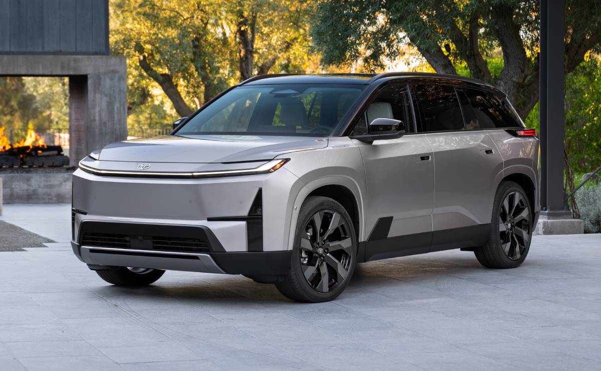 MDP Toyota Highlander 2026 frente Nueva Toyota Highlander: ¿La SUV que redefine el camino hacia la electrificación?