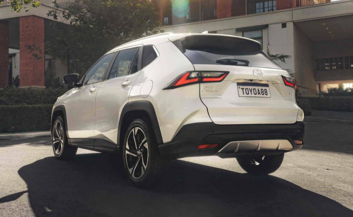 Toyota Yaris Cross: ¿Nuevo rey de los SUV compactos? MDP Toyota Yaris Cross trasera 3 Toyota Yaris Cross: ¿Nuevo rey de los SUV compactos?