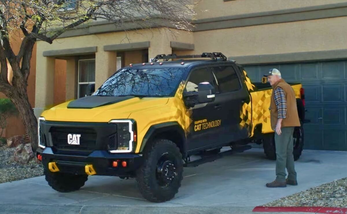 MDP Caterpillar pick up perfil Caterpillar Revoluciona con su Primera Pick Up Todoterreno: ¿Cómo Se Compara?