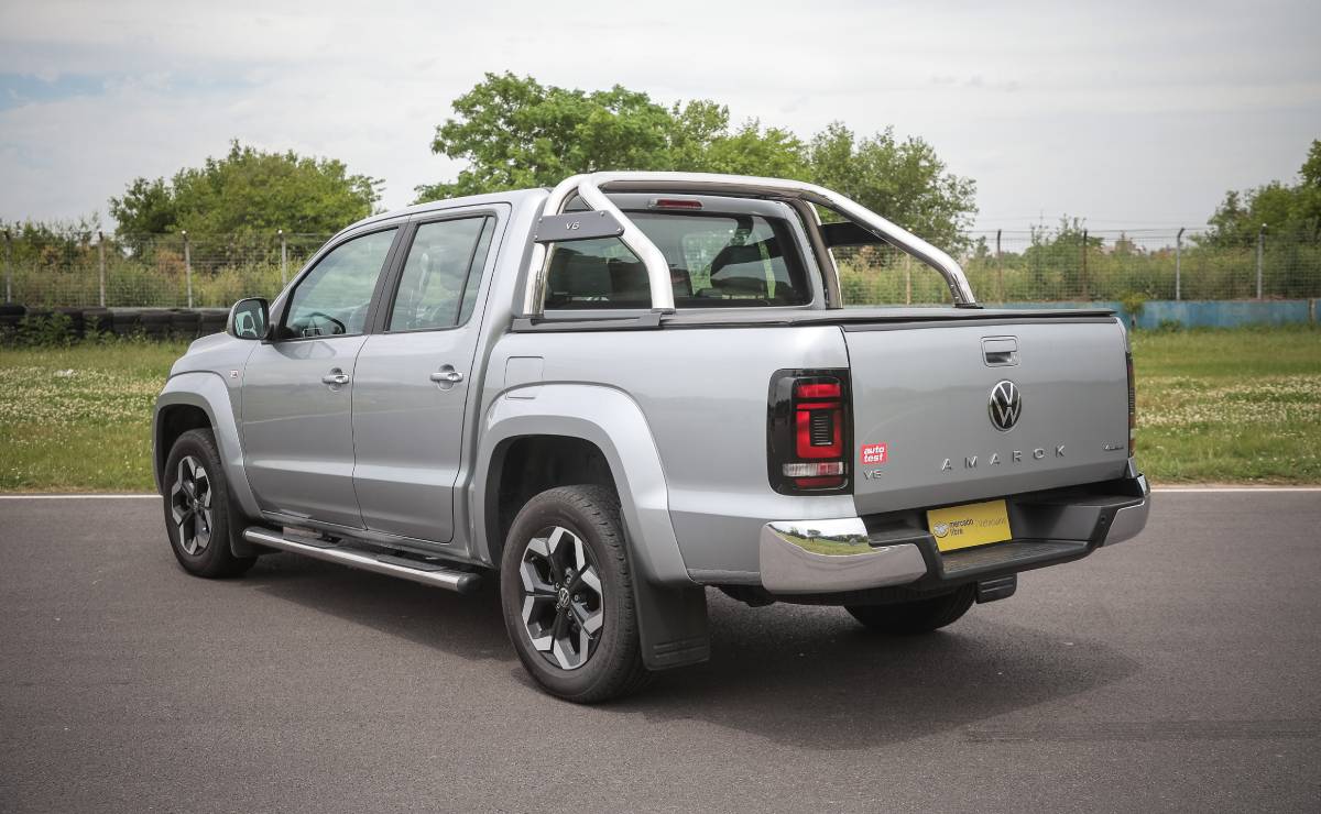 MDP Guia de compra pick ups Volkswagen Amarok trasera RAM 1500 vs Volkswagen Amarok V6: ¿Cuál es la pick-up que más conviene mantener en Argentina?