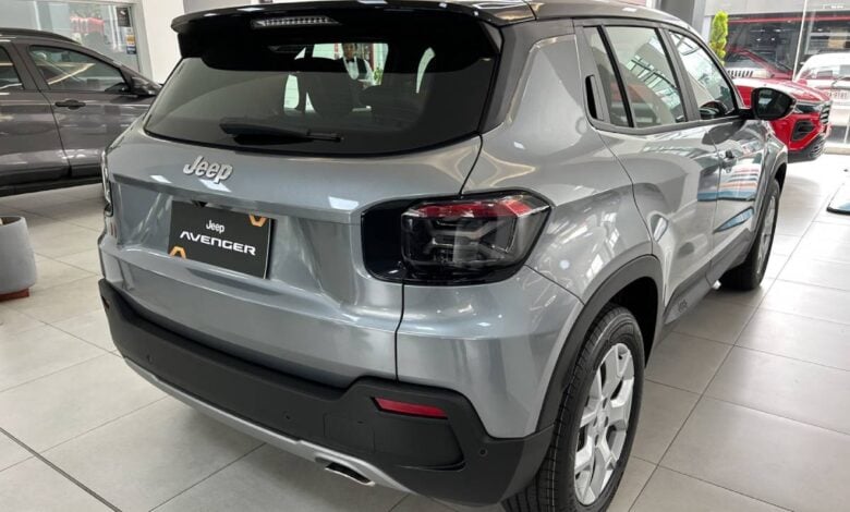 Jeep Avenger: La Revolución Eléctrica de Stellantis en Ecuador MDP Jeep Avenger trasera Jeep Avenger: La Revolución Eléctrica de Stellantis en Ecuador