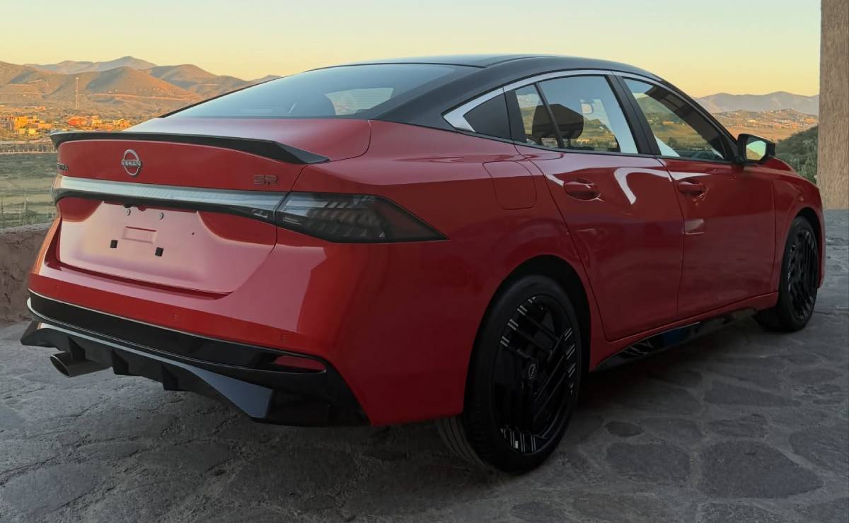 MDP Nuevo Nissan Sentra trasera 1 La Nueva Generación del Nissan Sentra: Innovación y Tradición Desde México