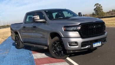 MDP RAM 1500 frente RAM 1500 vs Volkswagen Amarok V6: ¿Cuál es la pick-up que más conviene mantener en Argentina?