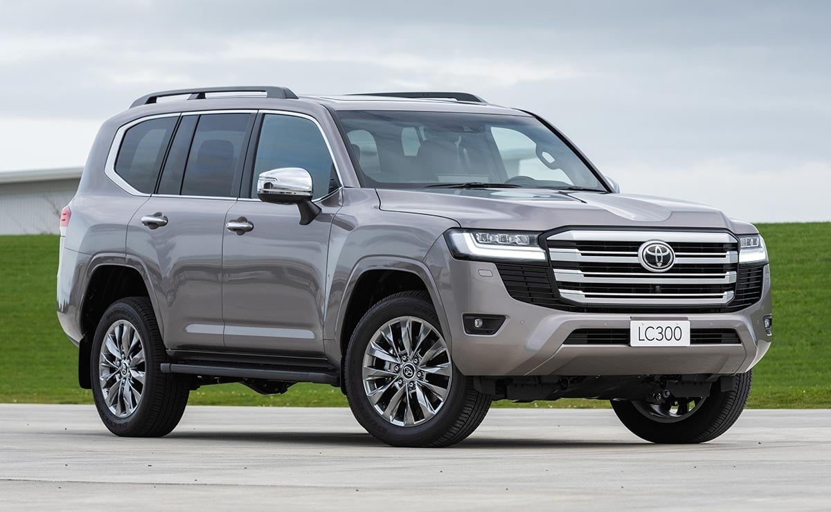 Revolución en el Mercado Automotor: El Impacto de la Eliminación del Impuesto al Lujo en los Precios de la Toyota Land Cruiser 300 MDP TOYOTA LAND CRUISER 300 FRENTE Revolución en el Mercado Automotor: El Impacto de la Eliminación del Impuesto al Lujo en los Precios de la Toyota Land Cruiser 300