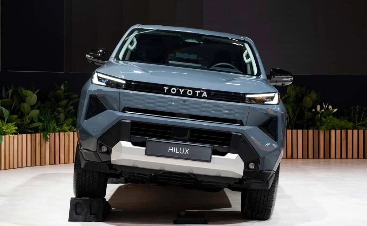 MDP Toyota Hilux BEV frontal Toyota Hilux 100% Eléctrica: Un Salto Decisivo Hacia el Futuro de las Pick-Ups