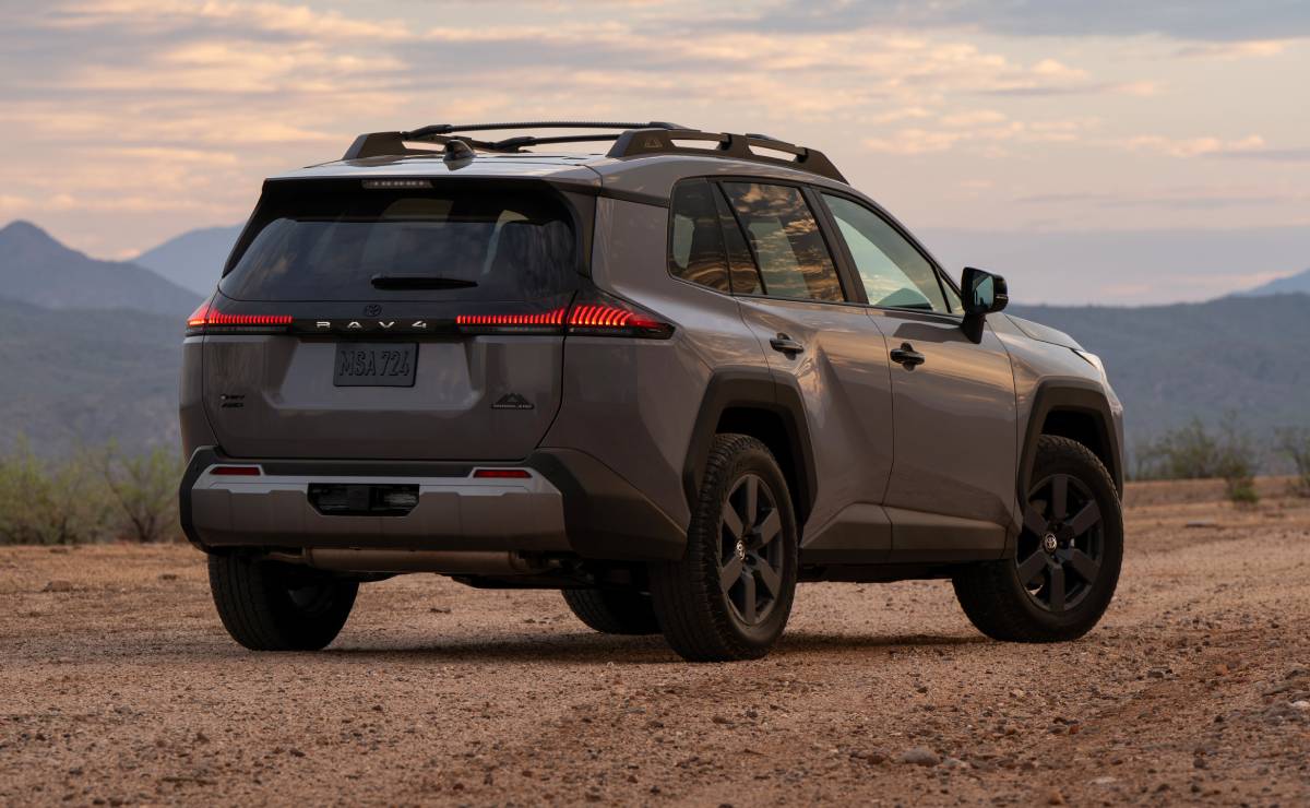 La Nueva Toyota RAV4 2024: Tecnología y Confiabilidad en el SUV más Esperado MDP Toyota RAV4 trasera 1 La Nueva Toyota RAV4 2024: Tecnología y Confiabilidad en el SUV más Esperado