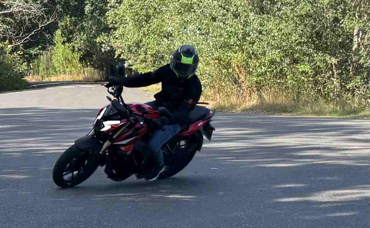 ¿Es la Bajaj Rouser NS400Z el modelo más esperado del año para los amantes de las motocicletas? MDP bajaj ns400z test ride 1 1 ¿Es la Bajaj Rouser NS400Z el modelo más esperado del año para los amantes de las motocicletas?